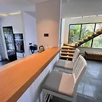 ヴィラ In A Modern With A Private Pool In Çeşme