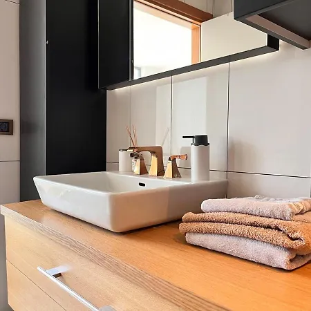 In A Modern With A Private Pool In ヴィラ