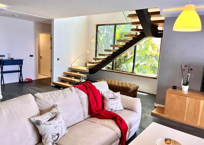 In A Modern With A Private Pool In Villa *