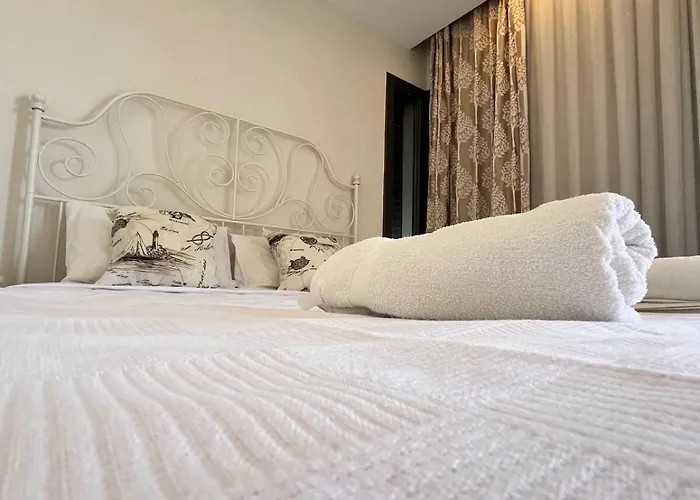 In A Modern With A Private Pool In * Cesme