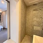 In A Modern With A Private Pool In 빌라 *
