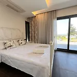 빌라 In A Modern With A Private Pool In
