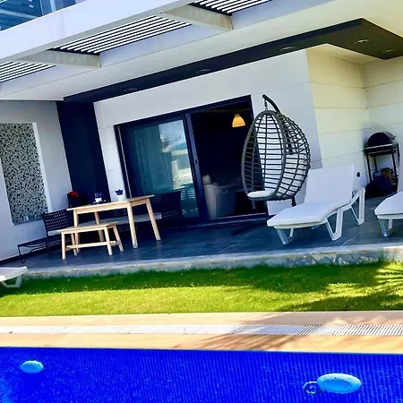 וילה In A Modern With A Private Pool In