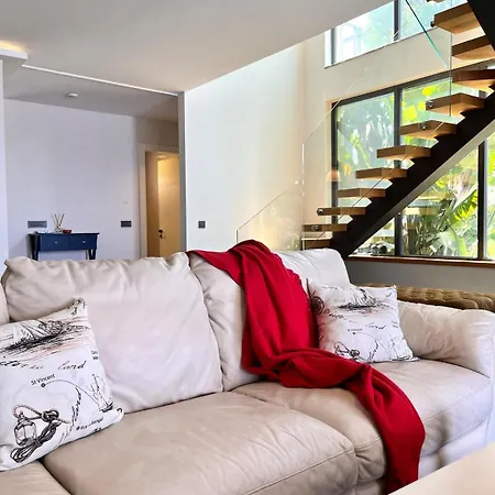 וילה In A Modern With A Private Pool In *