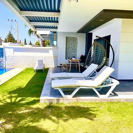 וילה In A Modern With A Private Pool In *