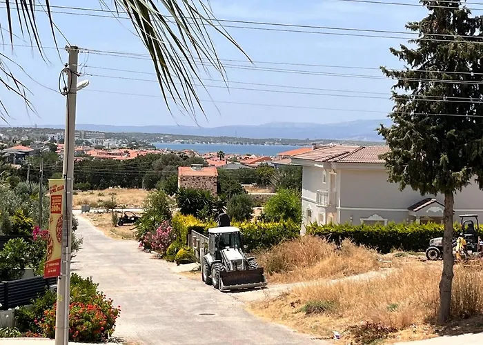 In A Modern With A Private Pool In 别墅 Çeşme