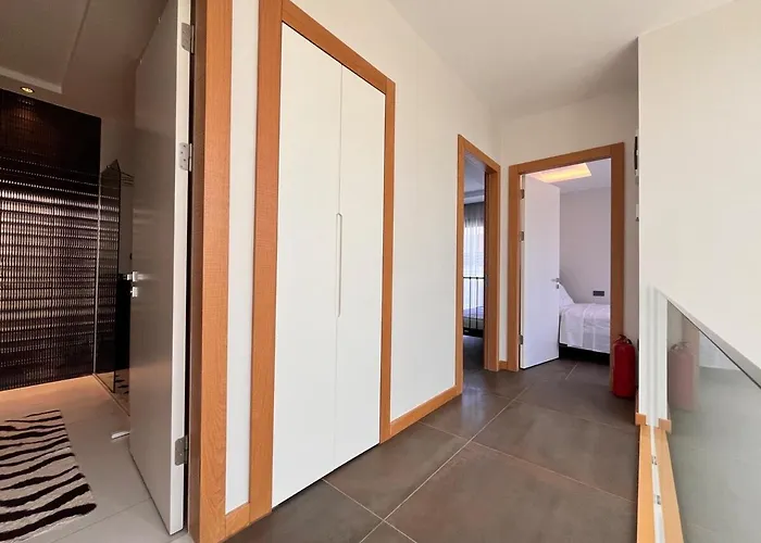 In A Modern With A Private Pool In 别墅 *