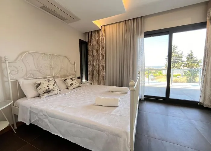 别墅 In A Modern With A Private Pool In